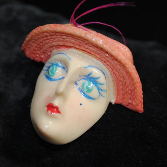 Vintage 1960s Celluloid Flapper Woman Brooch - Picture 2 of 7